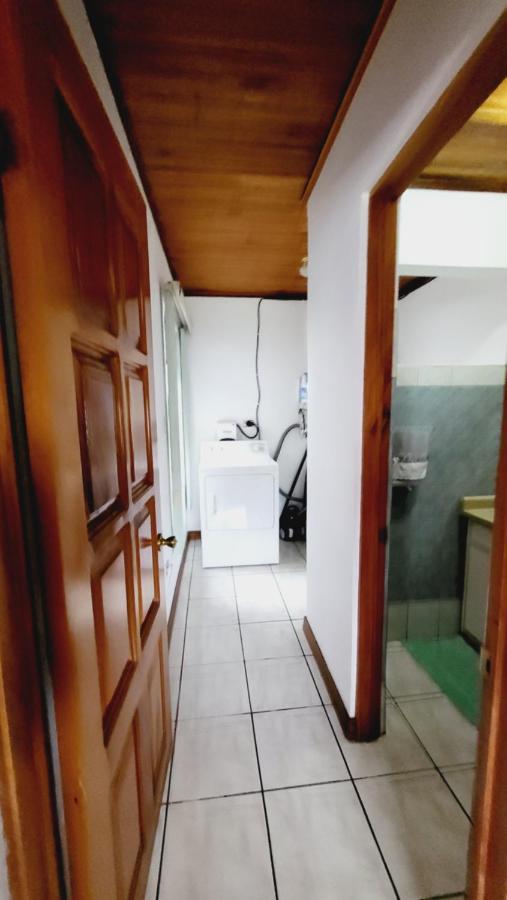 Don Carlos Place Upper Unit 알라후엘라 외부 사진